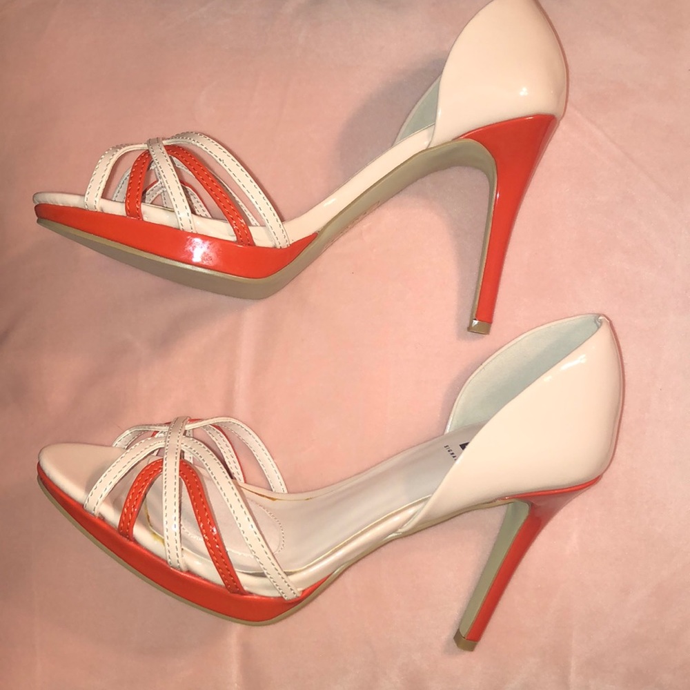Pumps - Picture 5 of 9